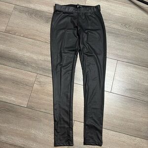 XS153 Dynamite leather looking leggings
